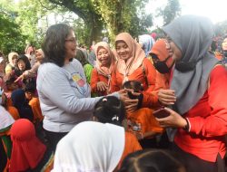Pj Wali Kota Kediri Zanariah Tekankan Pentingnya Menjaga Lingkungan Sejak Dini Saat Membuka Lomba Mewarnai World Clean Up Day