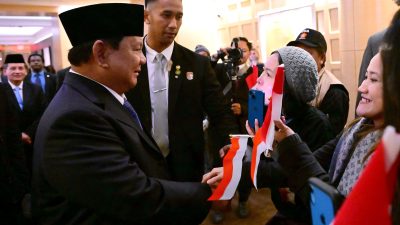 Presiden Prabowo Subianto ketika mendapat sambutan hangat dari masyarakat Indonesia dan diaspora Indonesia di Amerika Serikat, saat tiba di Amerika Serikat