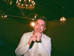 Daftar 55 Lagu Karaoke yang Asik Dinyanyikan Kala Bosan, Mana Nih Favoritmu!