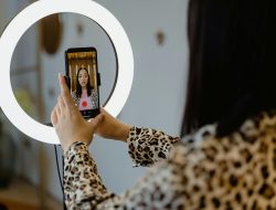 7 Rekomendasi HP dengan Kamera Terbaik yang Cocok untuk Live Streaming TikTok, Dijamin Anti Ngelag!