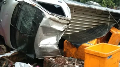 Diduga Mengantuk, Mobil Pick Up Alami Kecelakaan Tunggal di Ponorogo: Berikut Kronologinya