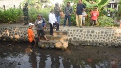 Pj Wali Kota Kediri Tinjau Kerja Bakti di Kelurahan, Antisipasi Bencana di Musim Penghujan