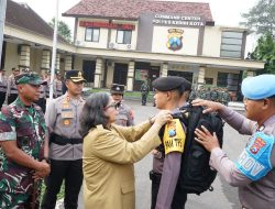 Pj Wali Kota Kediri Pimpin Apel Pergeseran Pasukan Pengaman TPS Tahap Pemungutan dan Penghitungan Suara Pilkada Serentak Tahun 2024