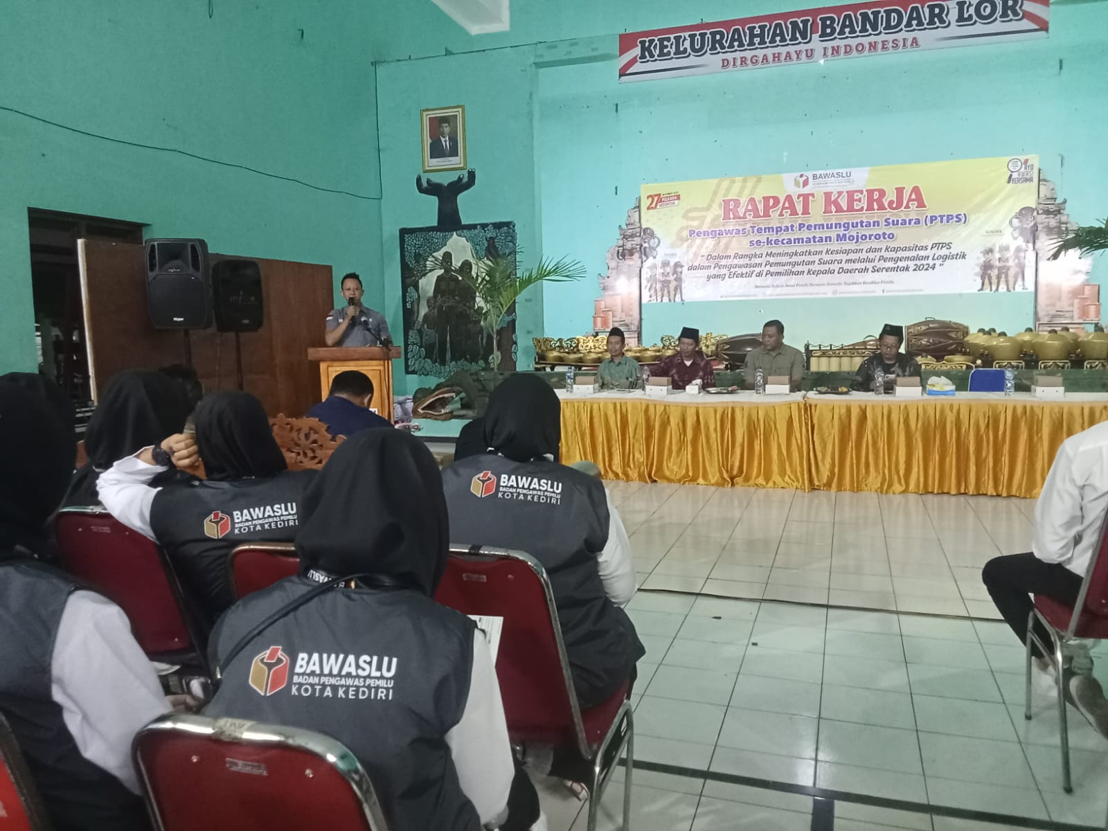 Rapat Kerja Pengawasan TPS di Kecamatan Mojoroto, Penguatan Kesiapan PTPS untuk Pilkada Serentak 2024