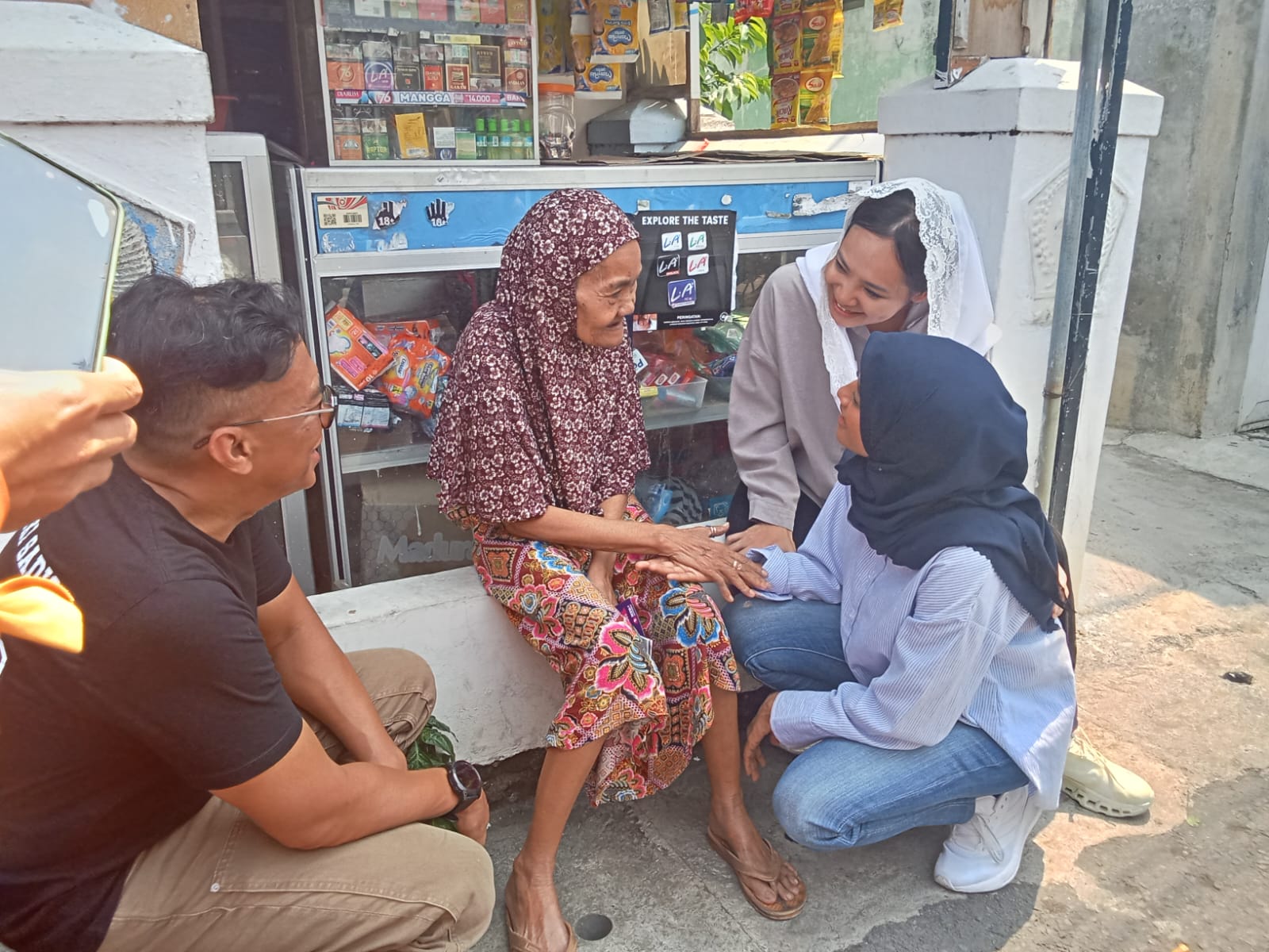 Anggota DPR RI, Ahmad Rizky Sadiq Bersama FREN Menyapa Warga, Yakinkan Pilih Paslon Nomor 2 Demi Kelanjutan Pembangunan Kota Kediri