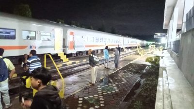 Banjir Genangi Jalur Rel Antara Kesamben-Pohgajih, Perjalanan Tiga Kereta Api Tertunda