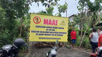 Warga Pagerwojo Tutup Akses ke TPA Kesamben Akibat Jalan Rusak