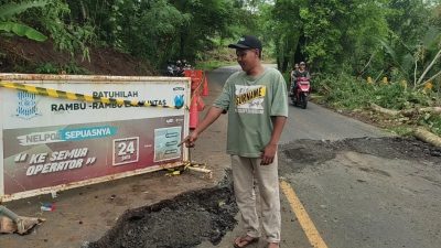 Jalan Selorejo-Malang Ambles, Lalu Lintas Dijalankan Bergantian