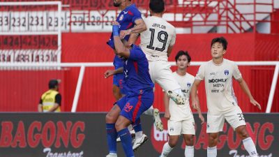 Arema FC Tumbangkan Persita Tangerang 3-0, Singo Edan Kembali Berjaya