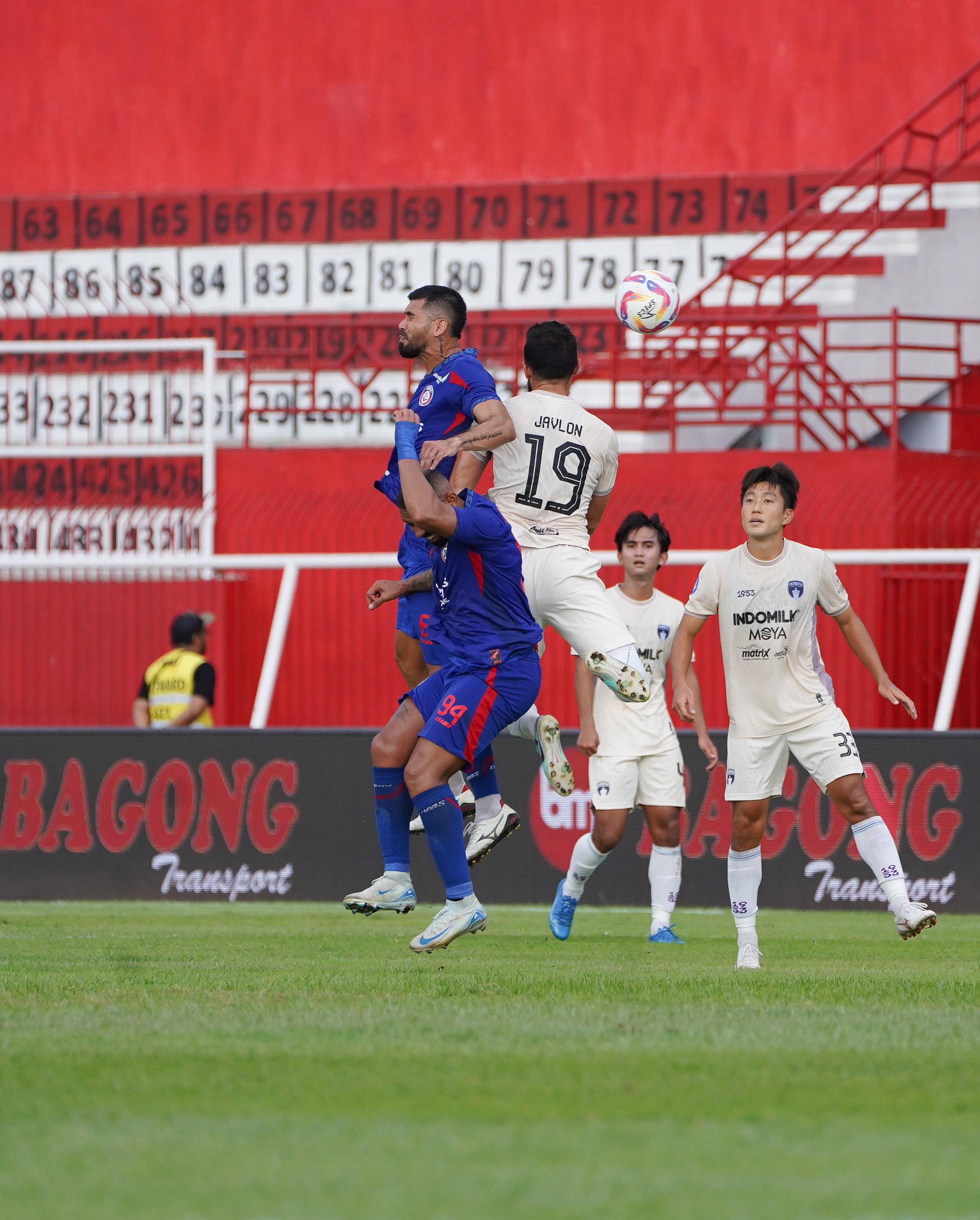 Arema FC Tumbangkan Persita Tangerang 3-0, Singo Edan Kembali Berjaya