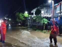 BPBD Trenggalek Identifikasi 10 Titik Bencana Banjir dan Longsor, Akses Jalan Terganggu hingga Ancam Bangunan Sekolah