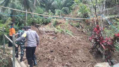 Longsor Selebar 50 Meter di Trenggalek, 9 Rumah Warga Sempat Terisolir