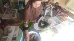 Nasi Pecel Pincuk Kembang Turi Bu Wiji, Sarapan Legendaris yang Menggugah Selera di Jombang