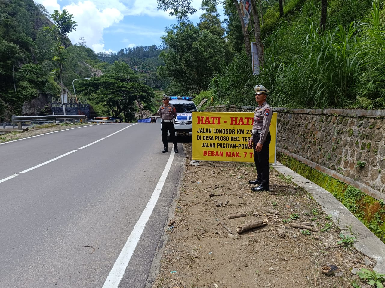 Satlantas Polres Ponorogo Pastikan Jalur Antar Kabupaten Aman Jelang Operasi Lilin Semeru 2024