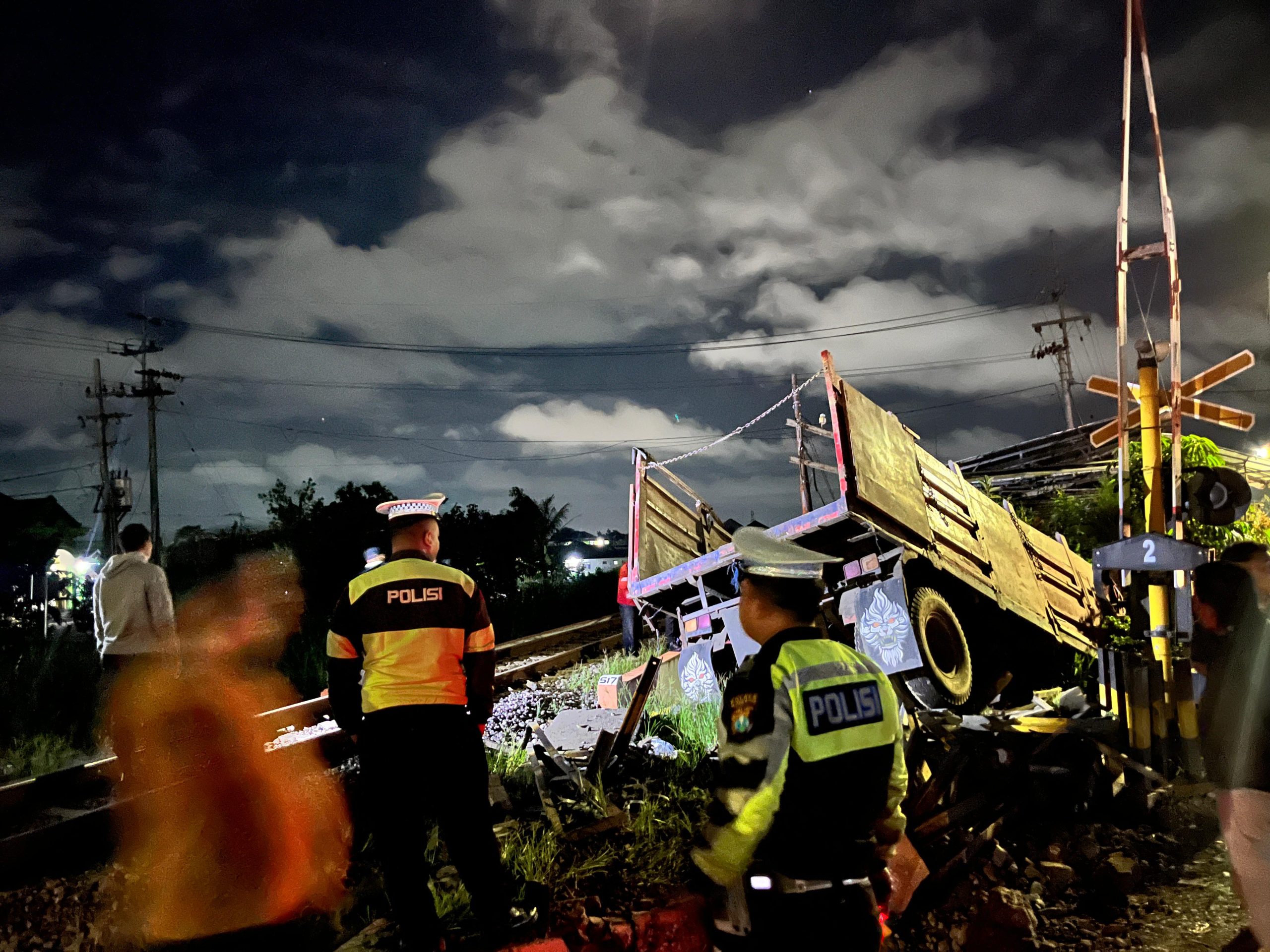 Kecelakaan KA Kertanegara Vs Truk Gandeng, Empat Kereta Alami Keterlambatan