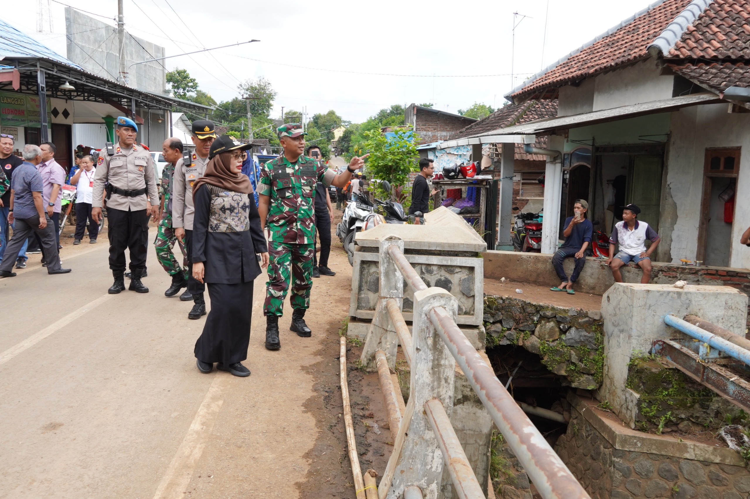 Almari dan Sertifikat Tanah Hanyut, Mbah Katijan, Warga Tiron, Kecamatan Banyakan Pasrah Kehilangan Harta Benda