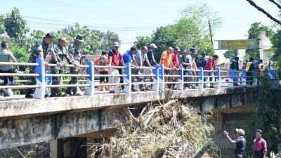 BPBD Ponorogo Hadapi Kendala Bersihkan Tumpukan Bambu Pascabanjir