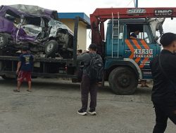 Usai Mengantar Jenazah, Mobil Ambulan RSUD Gambiran Kota Kediri Tertabrak Kereta Api di Perlintasan Tanpa Palang, Sopir Tewas Seketika