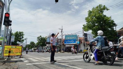 Dishub Ponorogo Uji Coba Traffic Light Simpang Sultan Agung, Warga Diminta Patuh