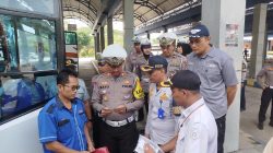 Jelang Libur Nataru, Satlantas Polres Ponorogo Gelar Pemeriksaan Angkutan Umum di Terminal Seloaji