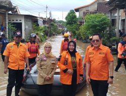 Pj Gubernur Jawa Timur Pantau Penanganan Banjir di Ponorogo
