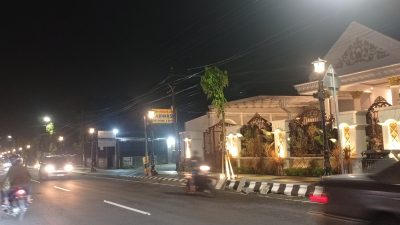 Trotoar dan Lampu Hias di Jalan Soekarno Hatta Kediri Angkat Kearifan Budaya Lokal