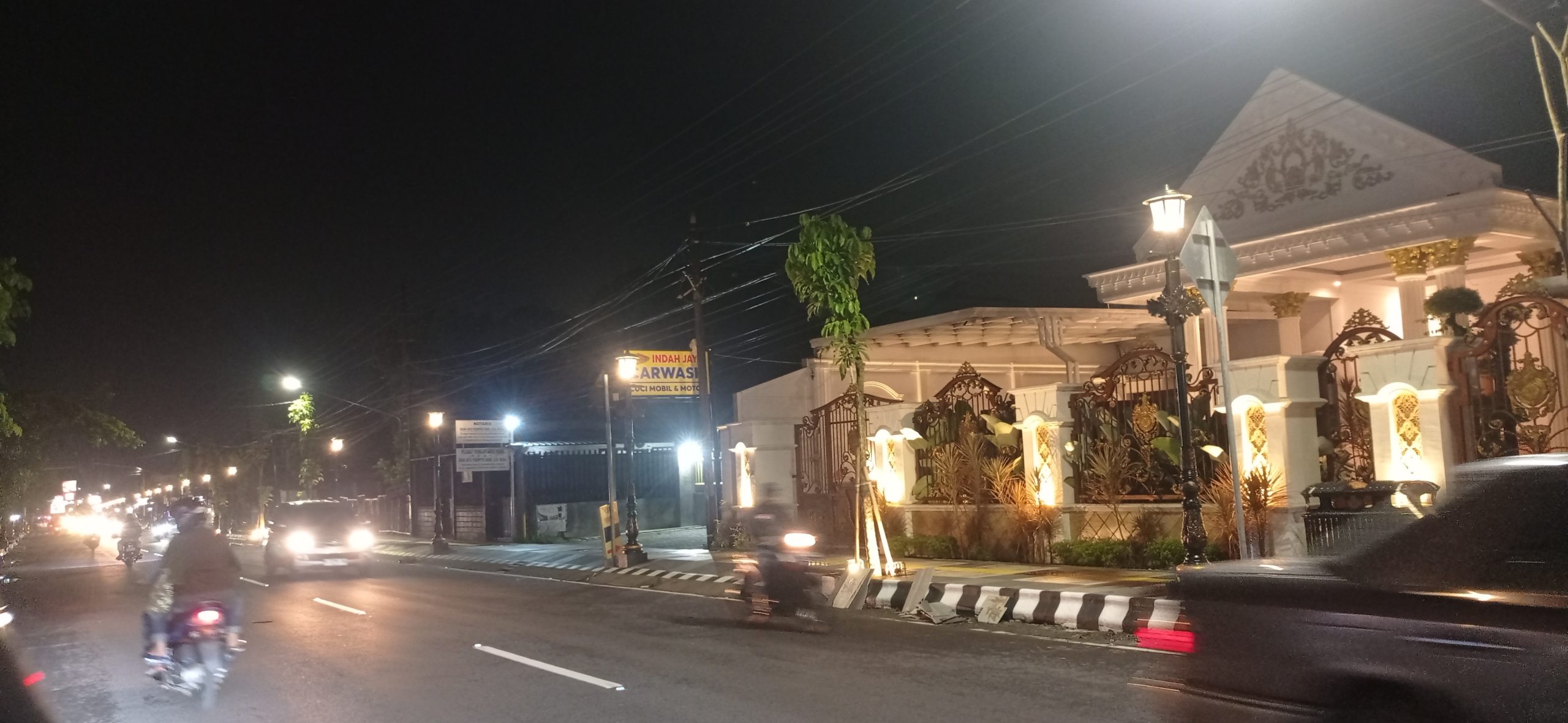 Trotoar dan Lampu Hias di Jalan Soekarno Hatta Kediri Angkat Kearifan Budaya Lokal