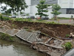 Plengsengan Ambrol di Kediri Segera Diperbaiki, PUPR Siap Tangani Kerusakan
