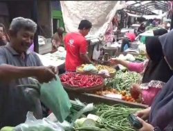 Jelang Nataru, Harga Sayur dan Daging di Pasar Pon Jombang Melonjak