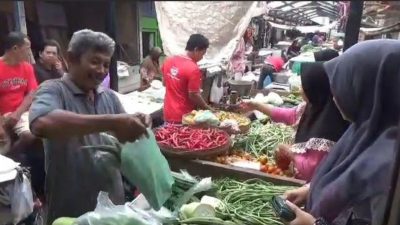 Jelang Nataru, Harga Sayur dan Daging di Pasar Pon Jombang Melonjak