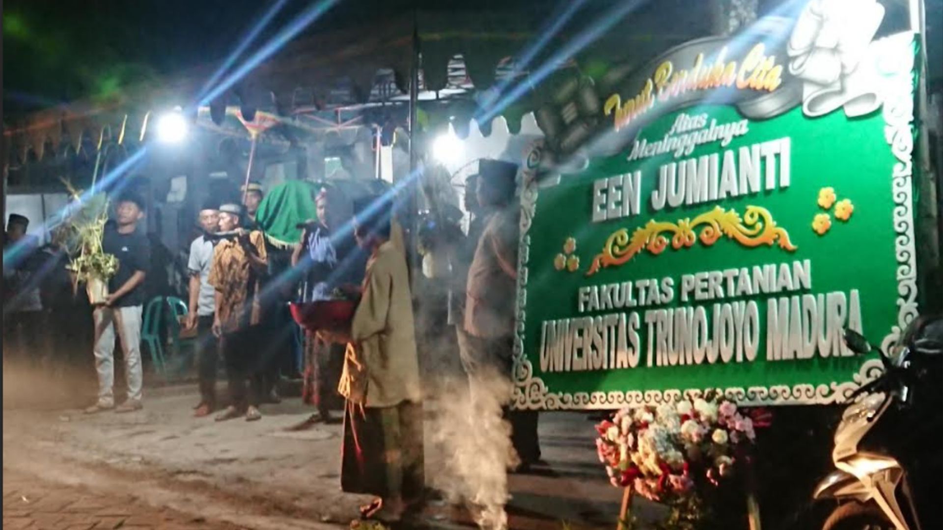 Jenazah Mahasiswi UTM yang Dibakar Kekasihnya Tiba di Rumah Duka