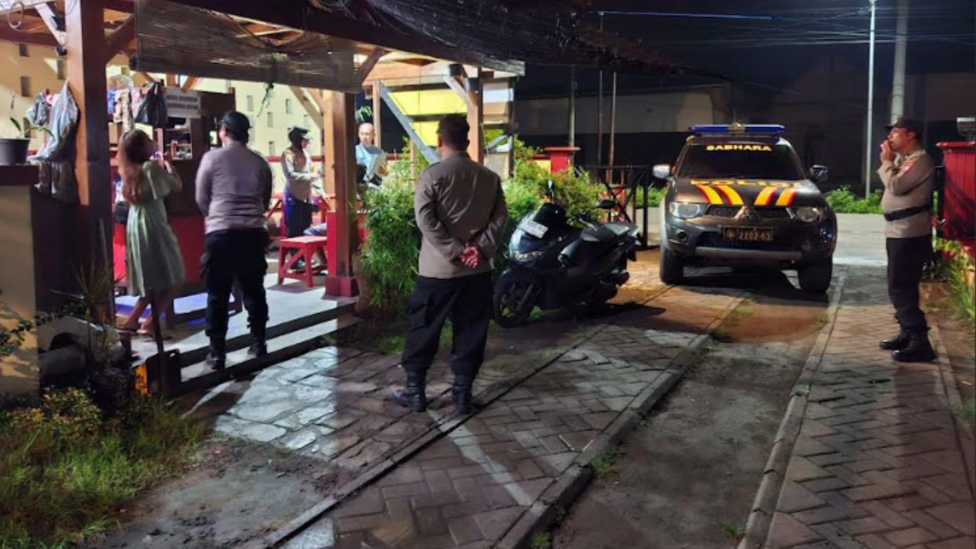 Penggerebekan Karaoke Berkedok Kafe di Jombang, Polisi Temukan Minuman Keras