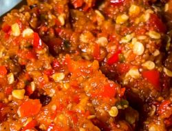 TOP! 3 Resep Sambal Spesial Ala Chef Devina Hermawan yang Rasanya Dijamin Mantul!