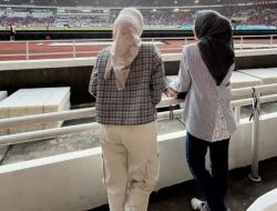 15 Ide Outfit Nonton Bola untuk Cewek Hijab, Tetap Bisa Cantik Kok!