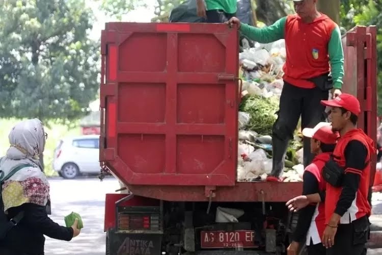 Sebanyak 70 Petugas Kebersihan Disiapkan untuk Bersihkan Sampah di Pesta Tahun Baru SLG