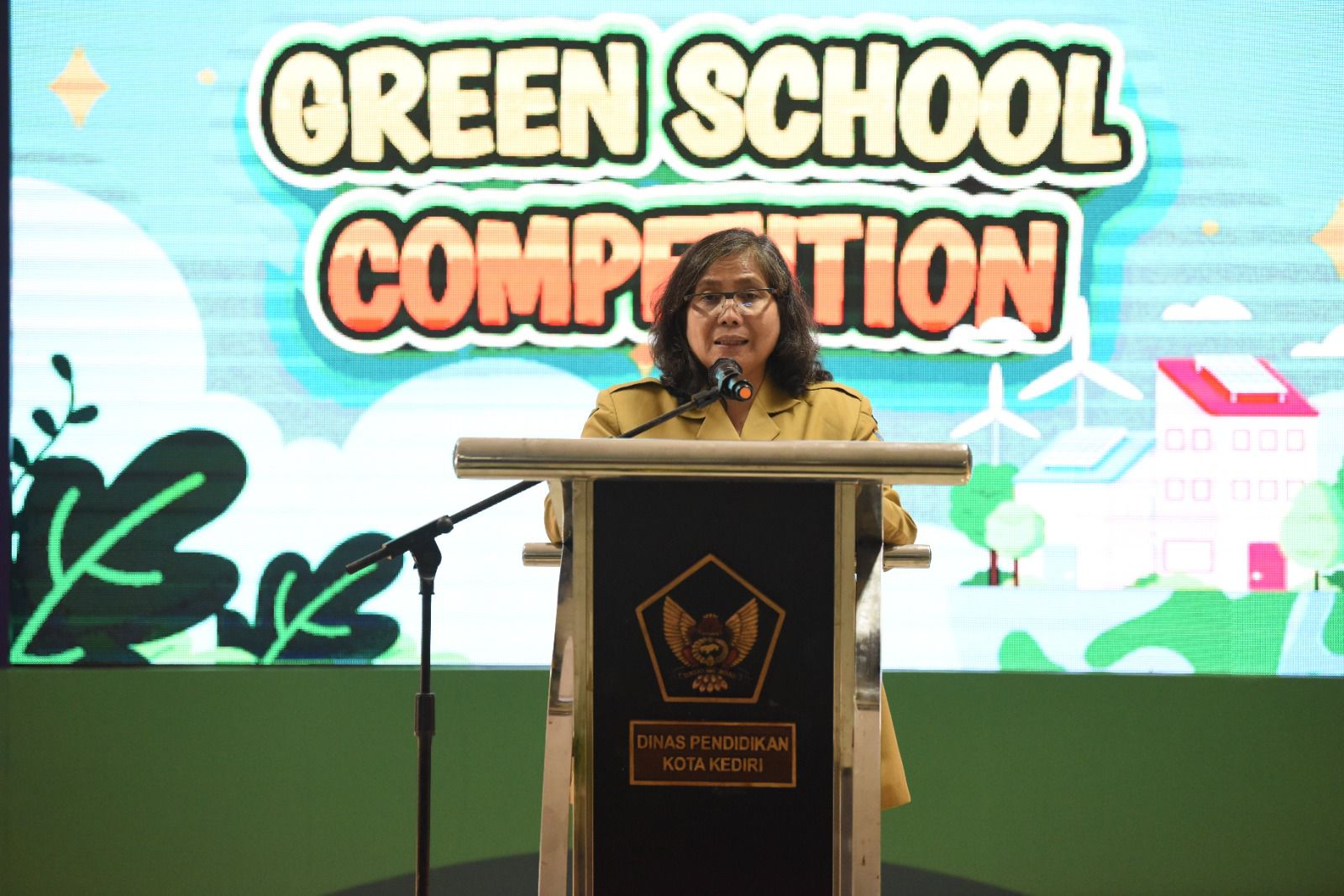 Pj Wali Kota Kediri Apresiasi 10 Sekolah SD dan SMP Terbaik Yang Lolos Babak Final Green School Competition