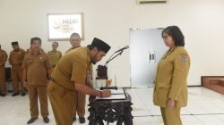 Pj Wali Kota Kediri Lantik dan Ambil Sumpah Jabatan 6 Orang Pejabat Fungsional Pemkot Kediri