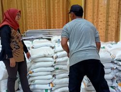 Perum BULOG Kediri Salurkan Bantuan Pangan Tahap III untuk Natal dan Tahun Baru