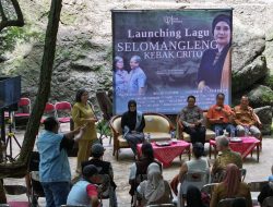 Pj Wali Kota Kediri Bersama Dyah Prasadja Seniman Kota Kediri Rilis Lagu Selomangleng Kebak Cerito