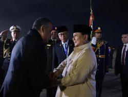 Presiden Prabowo Subianto Tiba di Mesir untuk Kunjungan Kenegaraan dan KTT D-8
