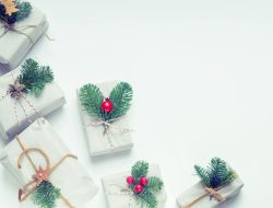 20 Pantun Natal yang Menyentuh Hati, Bisa untuk Isi Kartu Ucapan!