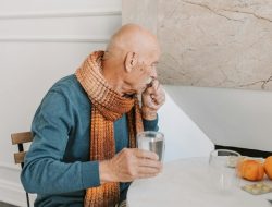 Simak! Ini 6 Penyebab Batuk Kering yang Mengganggu, Hindari Nomor 1 Ya!