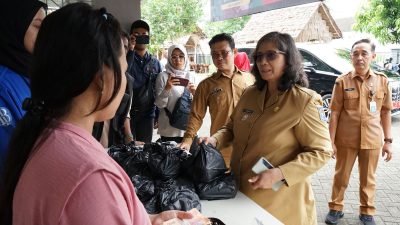 Pj Wali Kota Kediri Zanariah Tinjau Pelaksanaan OPM Jelang Natal dan Tahun Baru