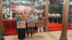 KPU Kabupaten Kediri Beri Penghargaan Pemenang Lomba Selfie Pilkada 2024 