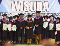 Wisuda SOTH Kecamatan Mojoroto, Pj Wali Kota Kediri Tekankan Ayah Turut Aktif Terlibat Pola Pengasuhan Anak