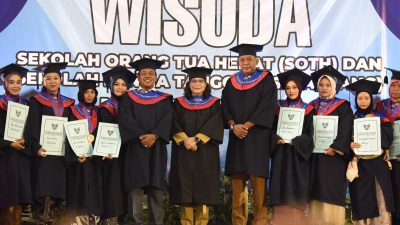 Wisuda SOTH Kecamatan Mojoroto, Pj Wali Kota Kediri Tekankan Ayah Turut Aktif Terlibat Pola Pengasuhan Anak