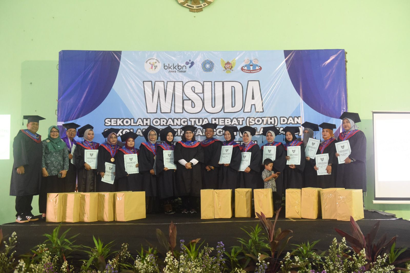 Pj Wali Kota Kediri Wisuda 269 Peserta SOTH dan 20 Peserta Selantang Dari Kecamatan Pesantren