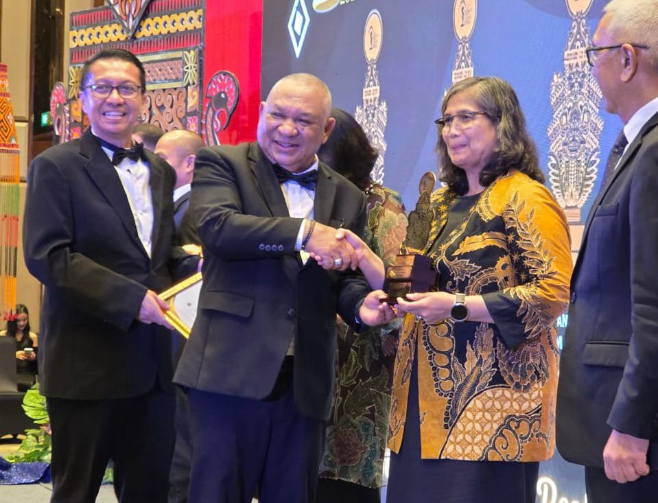 Pj Wali Kota Kediri Dianugerahi Top Hospitality Leader in Government and Public Policy oleh ITTA Foundation