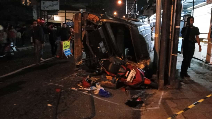 Bus Pariwisata Rem Blong di Batu, Satu Keluarga Jadi Korban Kecelakaan Tragis