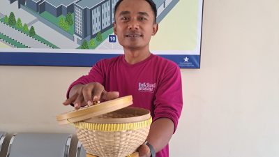 Purwadi, Pengrajin Bambu Blitar yang Sukses dengan Kerajinan Rospring
